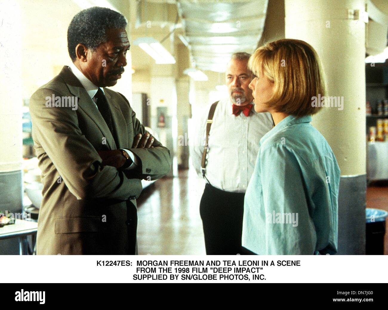 9. Mai 2001 - K12247ES. MORGAN FREEMAN UND TEA LEONI IN EINER SZENE. AUS DEM 1998 FILM "DEEP IMPACT". GELIEFERT von SN / (Kredit-Bild: © Globe Photos/ZUMAPRESS.com) Stockfoto