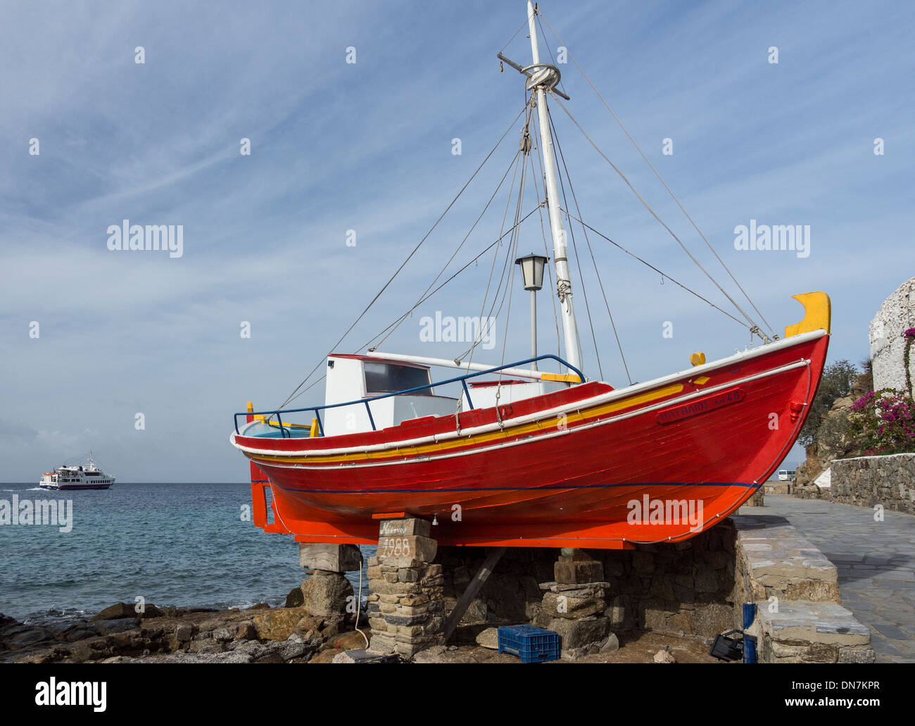 Schiffsreparatur und Fähre Mykonos Griechenland Stockfoto