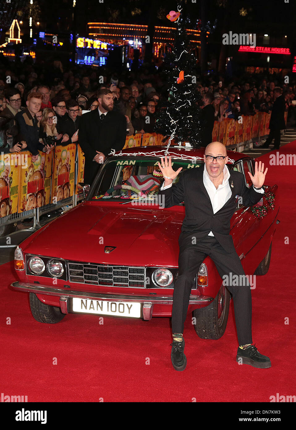 London, UK, 19. Dezember 2013 Harry Hill kommt im Vue, West End für die Premiere von Harry Hill: The Movie Foto: MRP/Alamy Live News Stockfoto