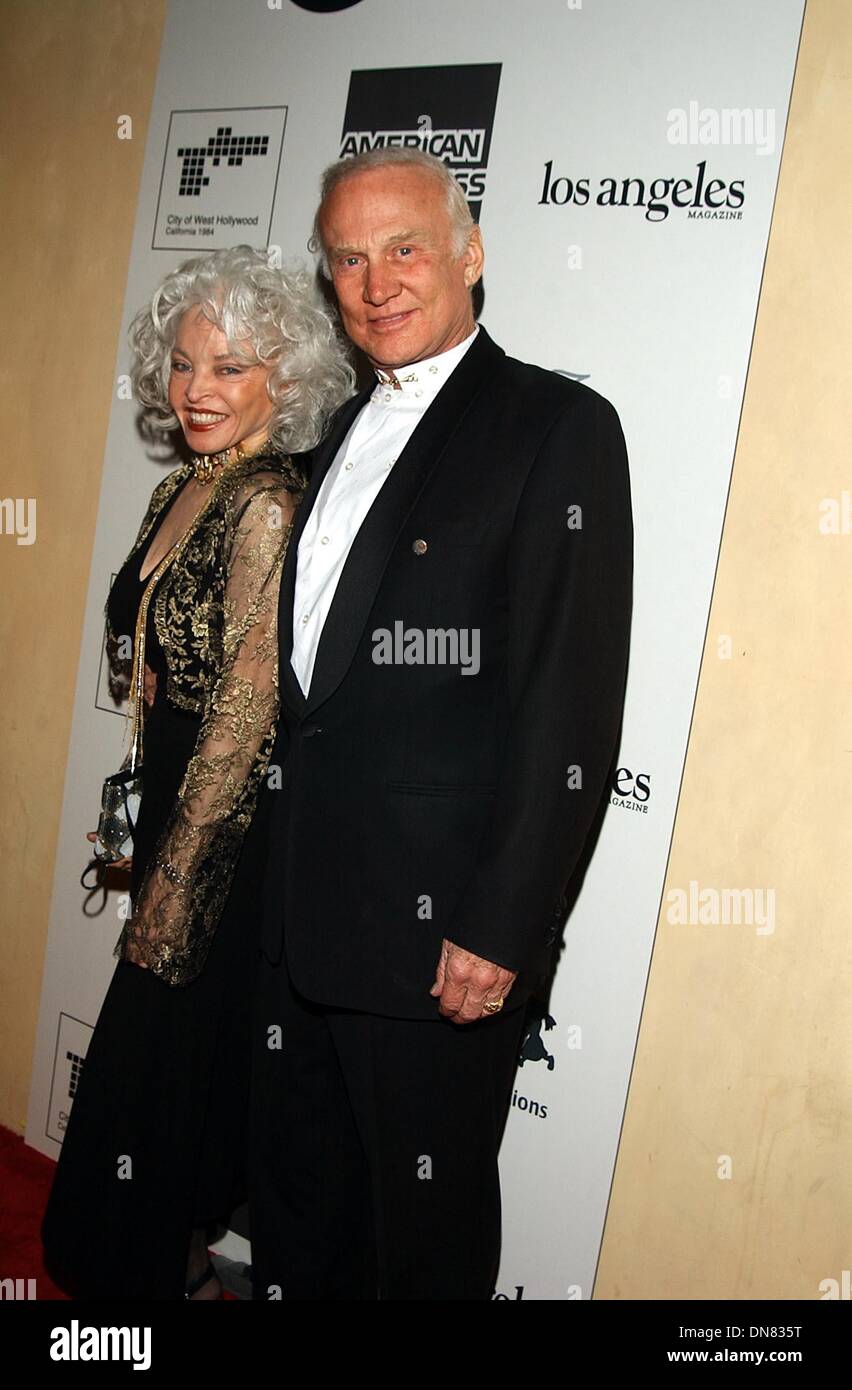 24. März 2002 - K24527AG: Kinder Vereinen Nationen und AMNESTY INTERNATIONAL OSCAR Nacht Feier. AT VOR, LA, CA 24.03.2002. AMY GRÄBER / 2002. (D).. BUZZ ALDRIN und Frau (Kredit-Bild: © Globe Photos/ZUMAPRESS.com) Stockfoto