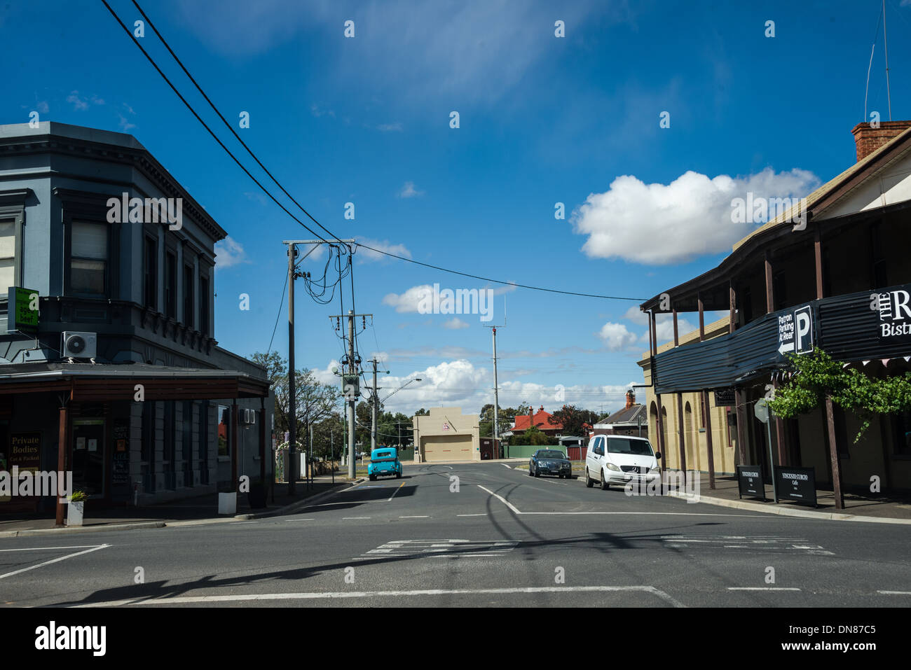alten ländlichen Goldgräberstadt im Goldbergbau Bezirk Nord Victoria Australien zeigt die Geschäfte und Hotels Stockfoto