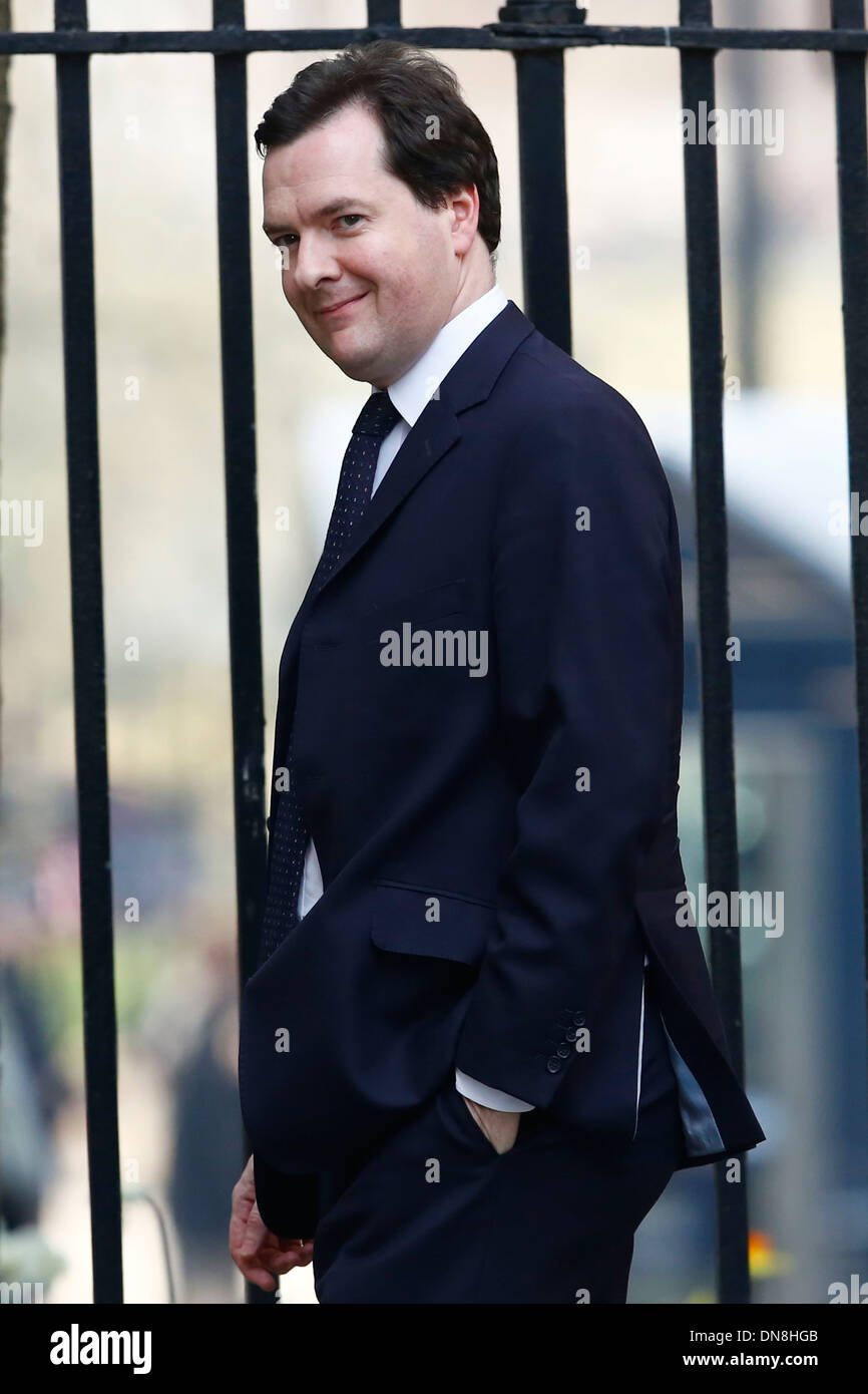 Der Schatzkanzler George Osborne verlässt Downing Street Stockfoto