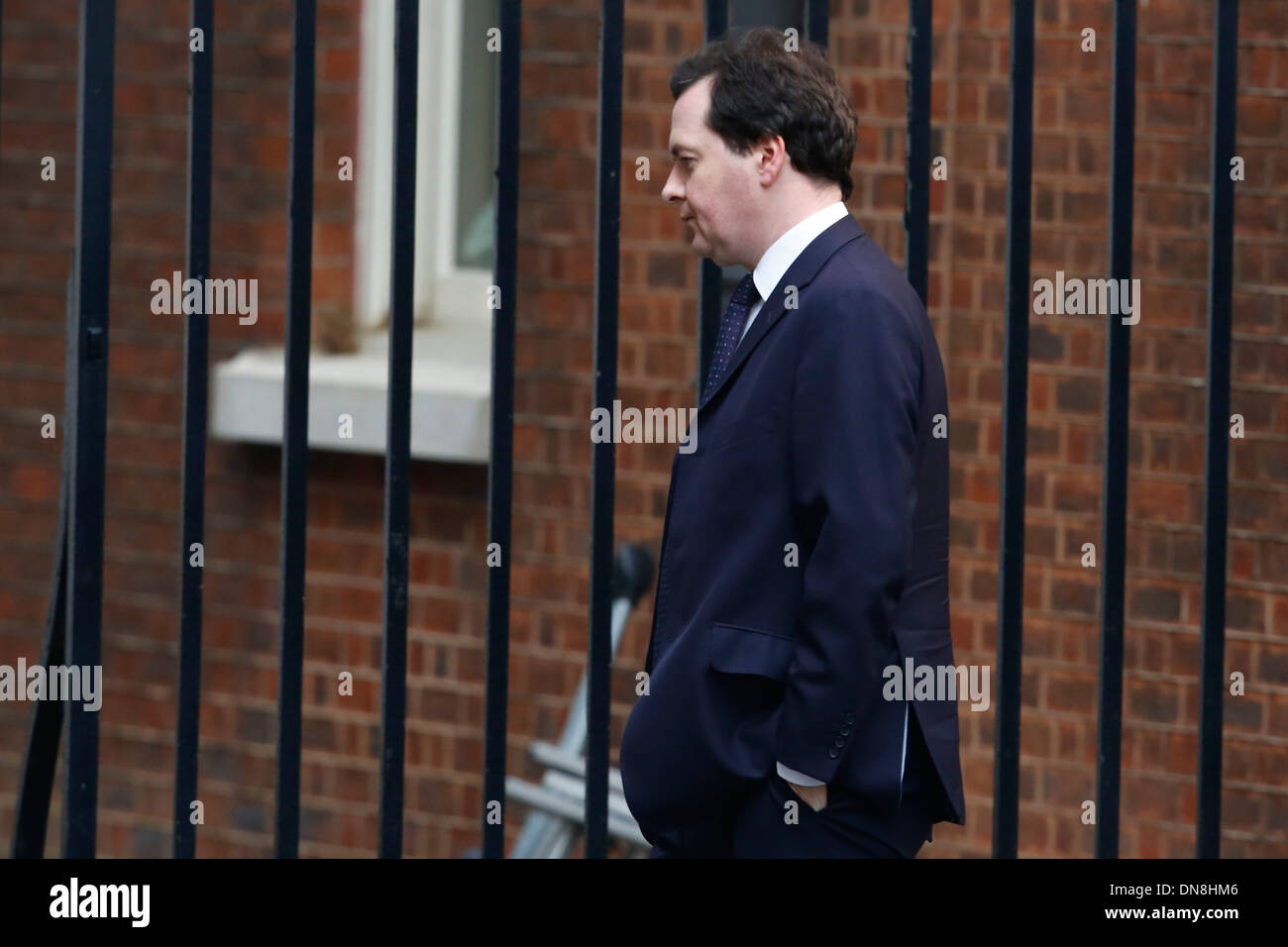 Der Schatzkanzler George Osborne verlässt Downing Street Stockfoto