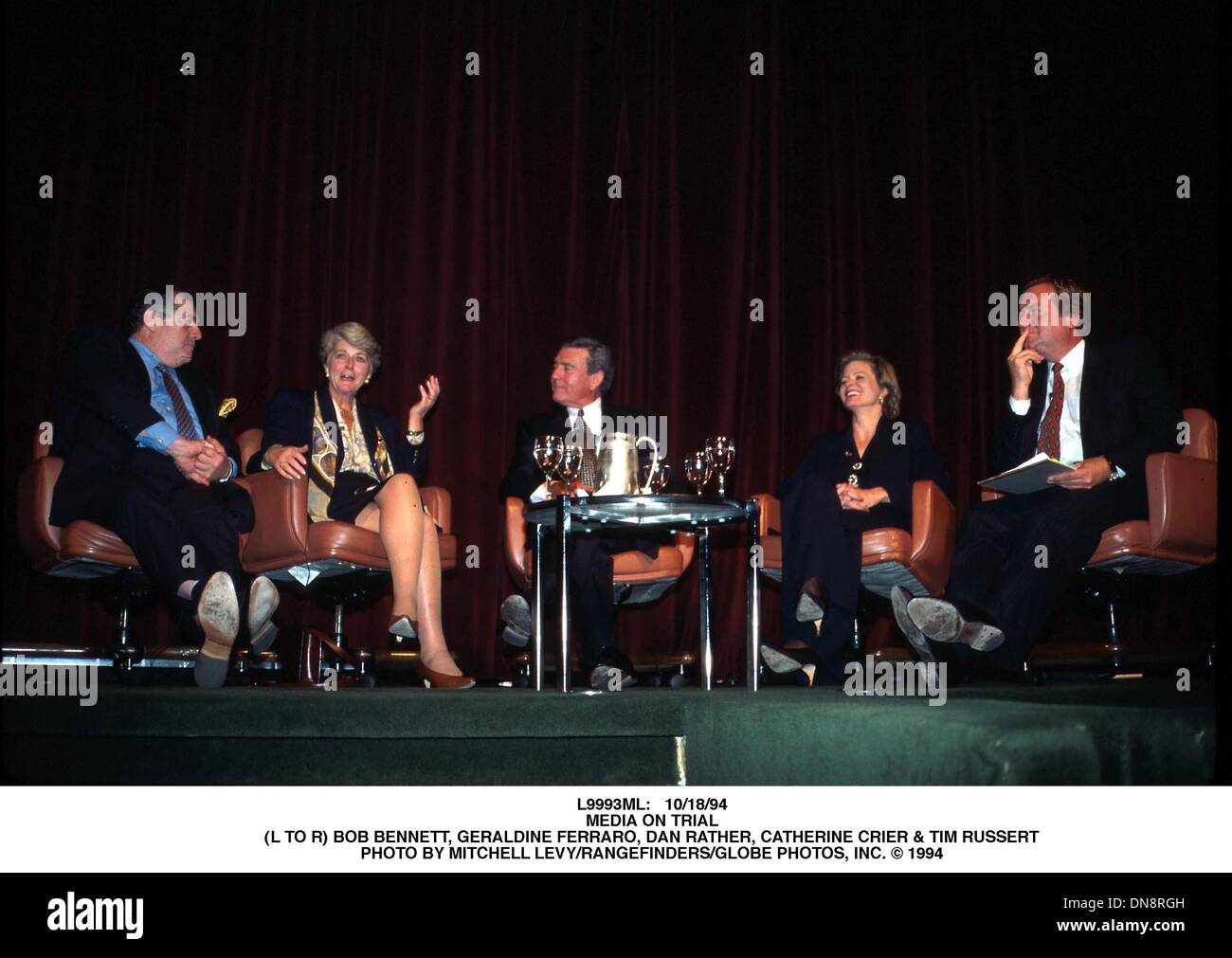 18. Oktober 1994 - L9993ML: 10/18/94.MEDIA auf dem Prüfstand. (L, R) BOB BENNETT, GERALDINE FERRARO, DAN EHER, CATHERINE CRIER & TIM RUSSERT. MITCHELL LEVY / 1994 (Kredit-Bild: © Globe Photos/ZUMAPRESS.com) Stockfoto