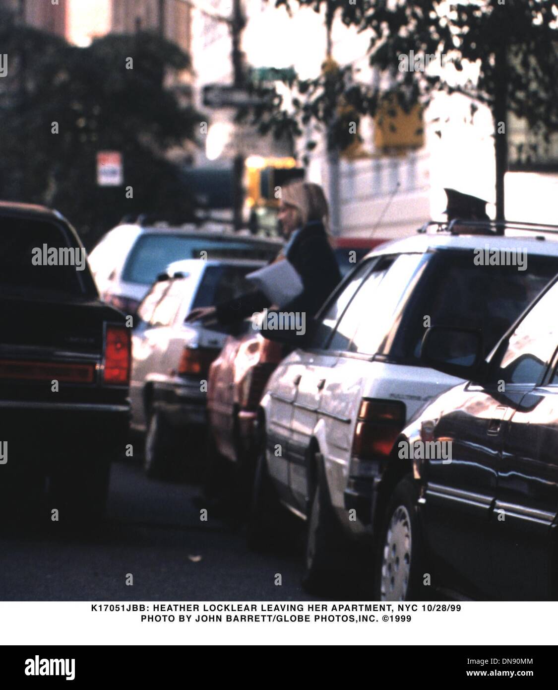 28. Oktober 1999 - K17051JBB 10/28/99.HEATHER LOCKLEAR verlassen ihrer Wohnung, NYC... JOHN BARRETT / 1999 (Kredit-Bild: © Globe Photos/ZUMAPRESS.com) Stockfoto