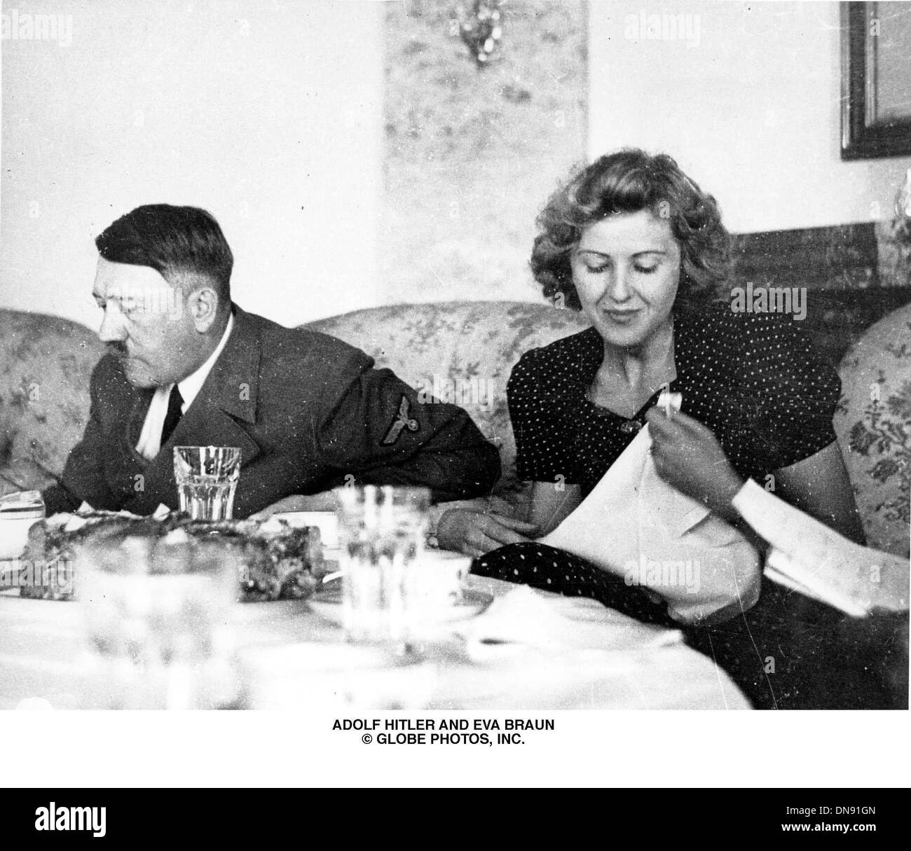7. Juni 2001 - ADOLF HITLER und EVA BRAUN. (Kredit-Bild: © Globe Photos/ZUMAPRESS.com) Stockfoto