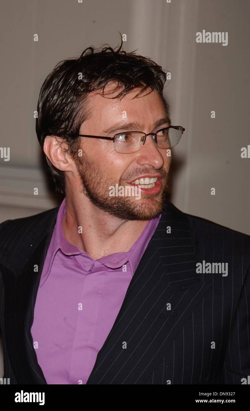 13. April 2002 - K24707AR: 4/13/02.THE RAINFOREST FOUNDATION kündigt das 11. CARNEGIE HALL nutzen Konzert LINE-UP IN NYC... HUGH JACKMAN. ANDREA RENAULT / 2002 (Kredit-Bild: © Globe Photos/ZUMAPRESS.com) Stockfoto