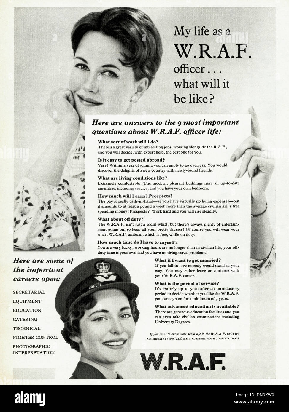 1950er Jahre Werbung. Vintage original Frauen Mode Magazin Werbung für Arbeitsplätze in der W.R.A.F. Stockfoto