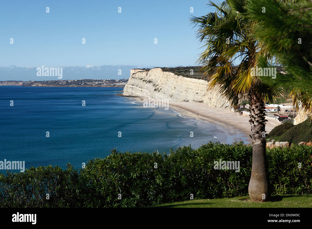 Felsige Küste und Porto de Mos, Algarve, Atlantik, Portugal, Europa Stockfoto