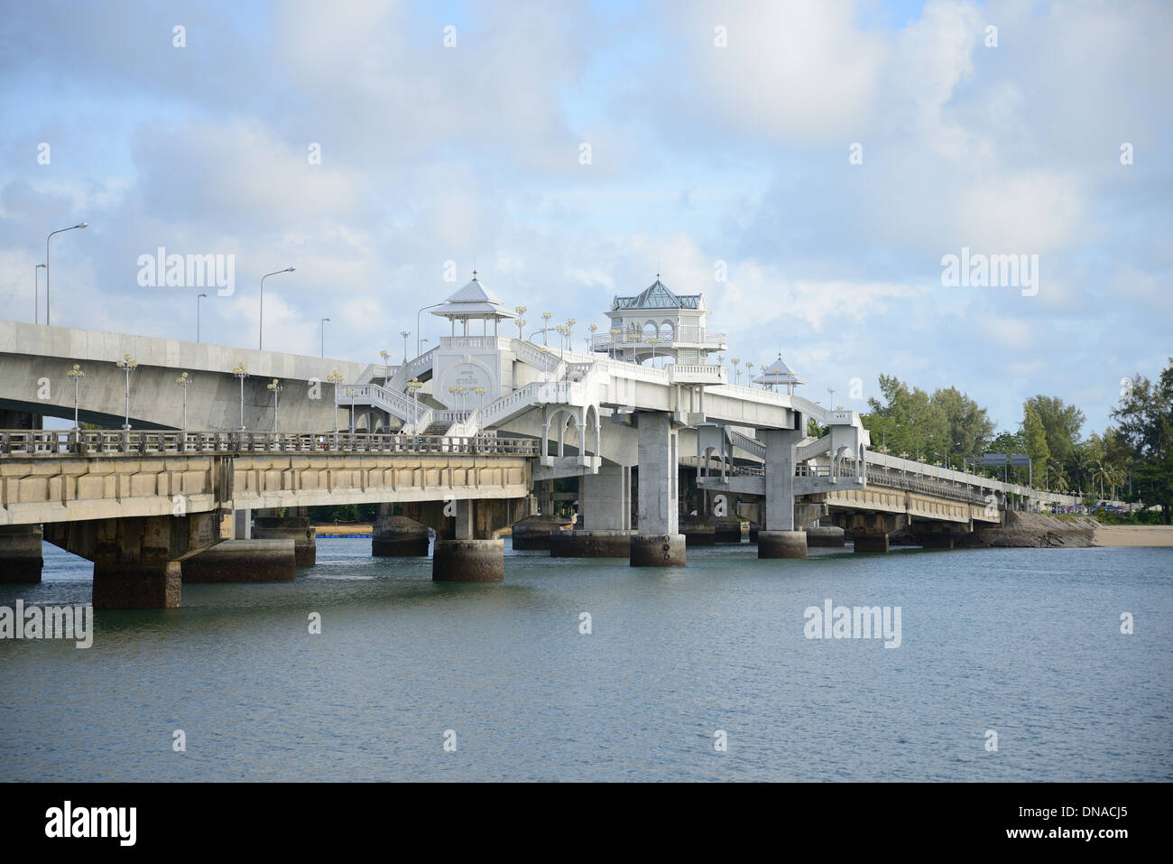 die Brücke zwischen Phuket und Pang Nga in Thailand Stockfoto