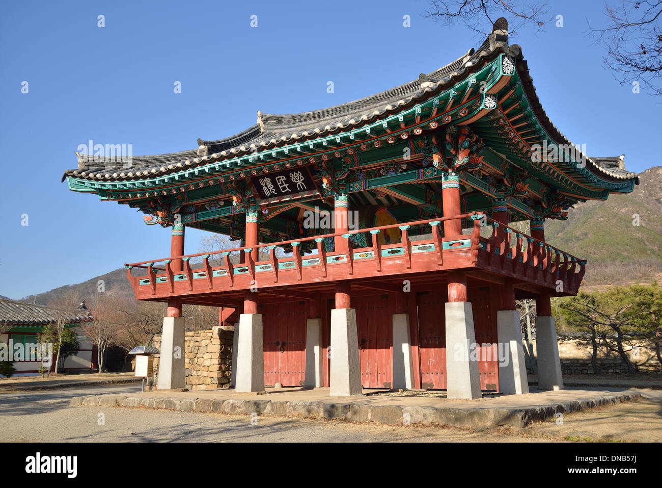 Koreanische traditionelle Architektur genannt NakAnRu in NakAn Altstadt Stockfoto
