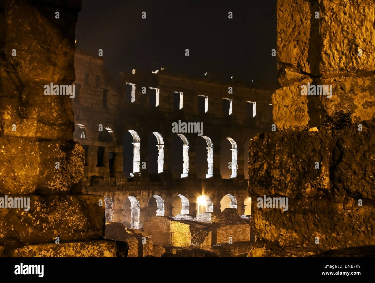 Legendäre Kolosseum aus alten Zeiten, Lage - Pula, Istrien, Kroatien Stockfoto Legendäre Kolosseum aus alten Zeiten, Lage - Pula, Istrien, Kroatien Stockfoto