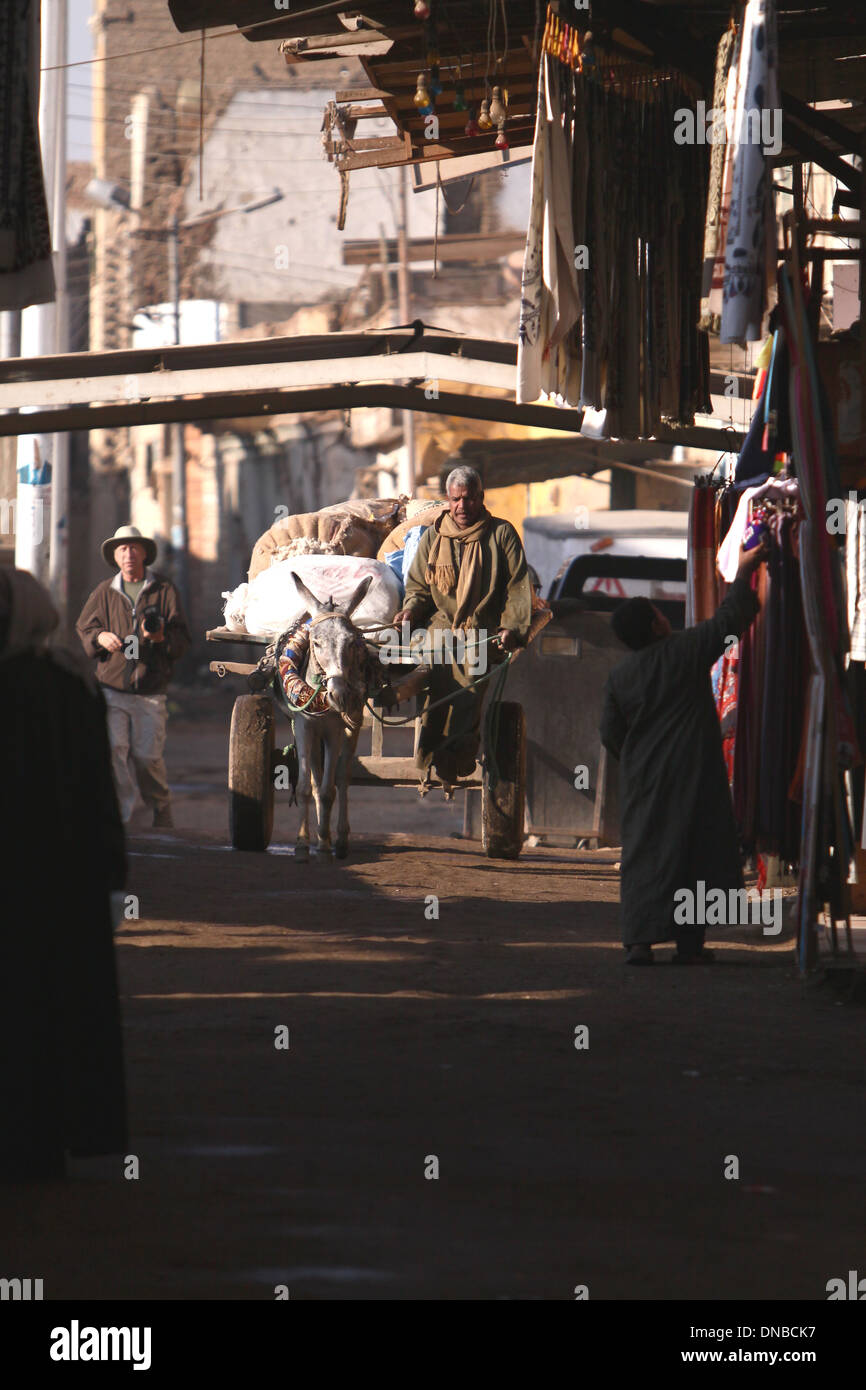 Zur Arbeit in Esna Ägypten gehen. Stockfoto