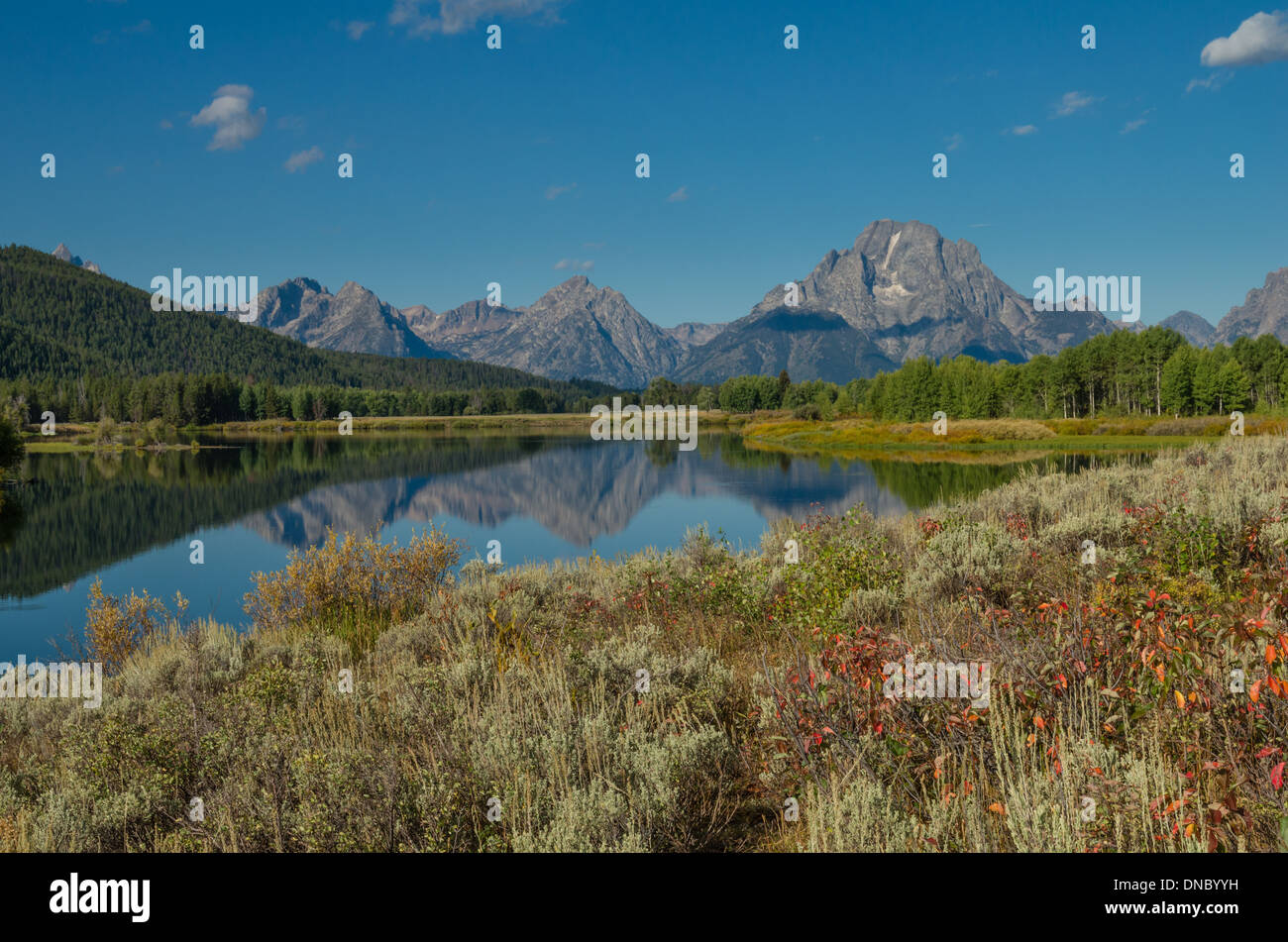 Blick auf die Teton Bergkette spiegelt sich in der Oxbow des Snake River.  Grand Teton Nationalpark, Wyoming Stockfoto