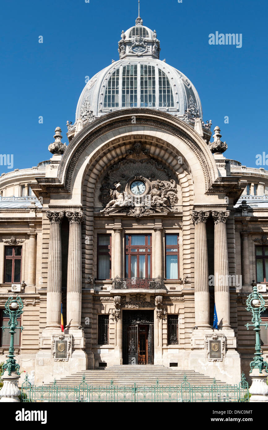 Der CEC-Palast in Bukarest, der Hauptstadt von Rumänien. Es wurde 1900 erbaut und ist das Hauptquartier der nationalen Sparkasse C.E.C. Stockfoto
