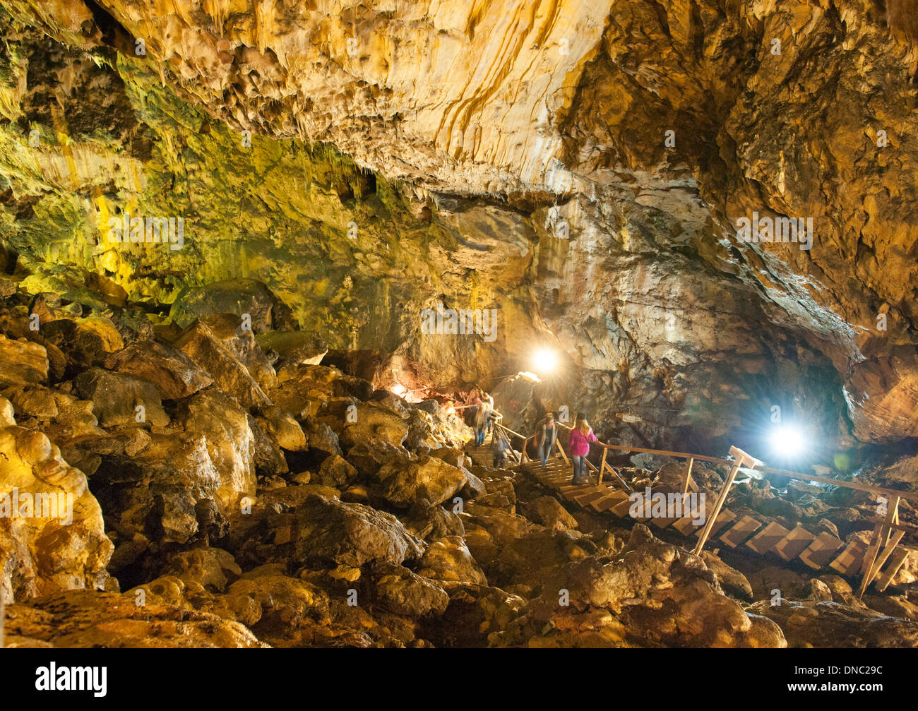 Innere der Ialomicioara-Höhle im Bucegi Gebirge der Region Transsylvanien Zentralrumänien. Stockfoto