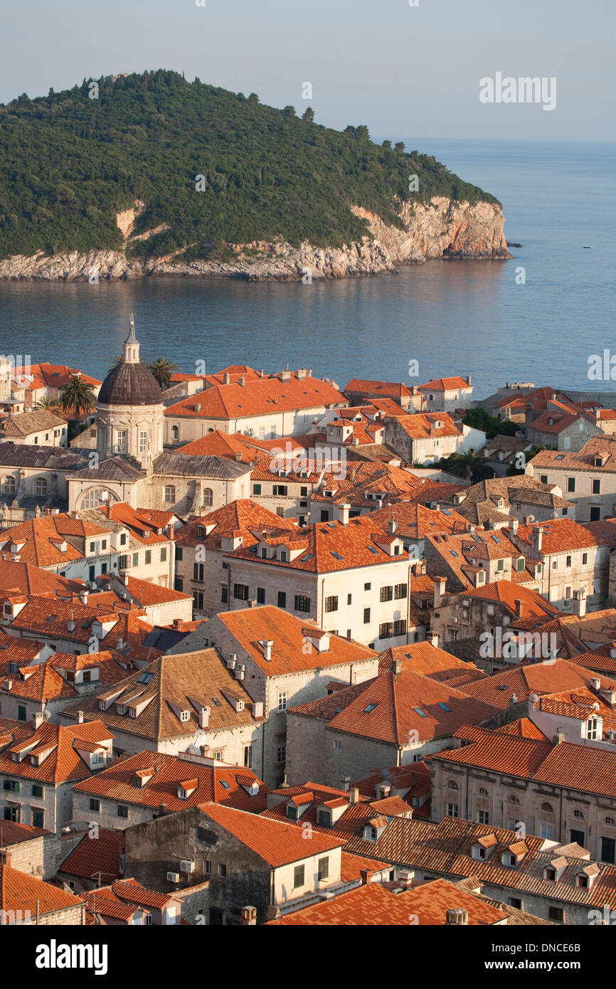 Dubrovnik, Kroatien. Ein Blick von der Stadtmauer in der Altstadt. Stockfoto