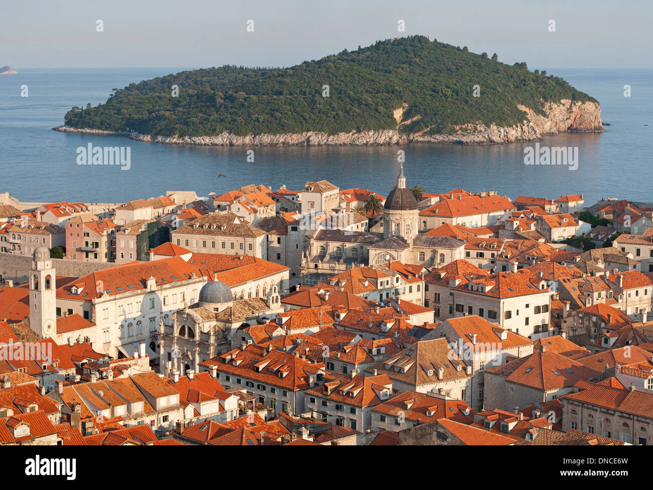 Dubrovnik, Kroatien. Ein Blick von der Stadtmauer in der Altstadt. Stockfoto