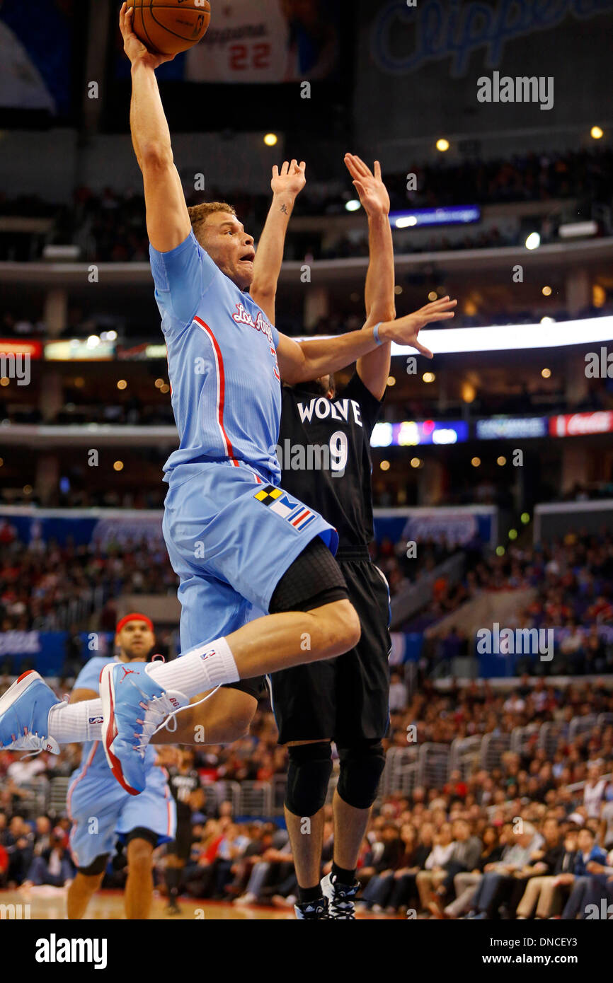 Los Angeles, Kalifornien, USA. 22. Dezember 2013. Blake Griffin #32 von den Clippers dunks der Basketball in der NBA-Spiel zwischen den Los Angeles Clippers und die Minnesota Timberwolves im Staples Center in Los Angeles, Kalifornien. Charles Baus/CSM/Alamy Live-Nachrichten Stockfoto