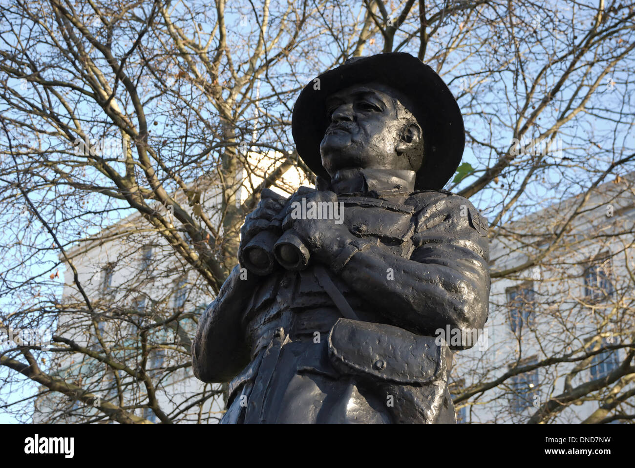 1990-Statue des Feldes Marshall schlank, außerhalb des Ministeriums der Verteidigung, Whitehall, London, england Stockfoto