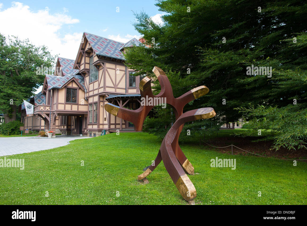 Ein Kunstwerk vor dem Newport Art Museum in Newport Rhode Island eine Stadt in New England Segeln. Stockfoto