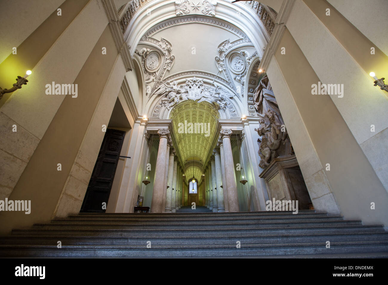 Hinter den Kulissen in der Sixtinischen Kapelle, 13. März 2013, während sie für die Konklave vorbereitet, die Papst Franziskus begrüßt. Stockfoto