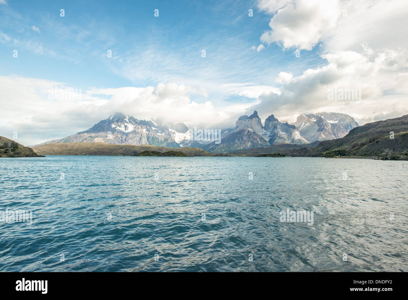 Blick auf den See Berge, Torres del Paine Nationalpark-Chile Stockfoto