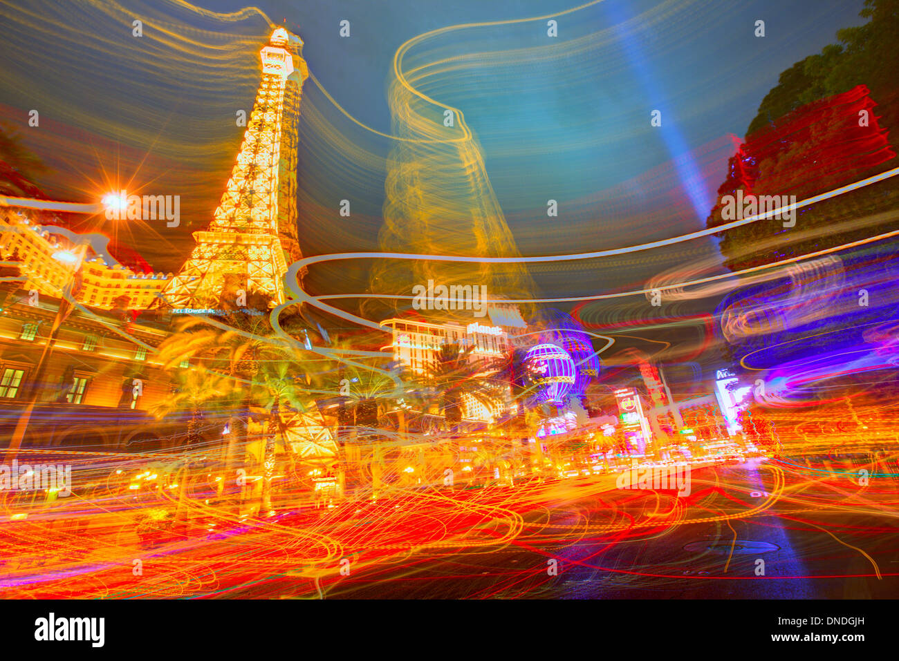 Redaktion verwenden nur Paris Las Vegas Nevada Streifen nachts im Frühjahr 2013 Stockfoto