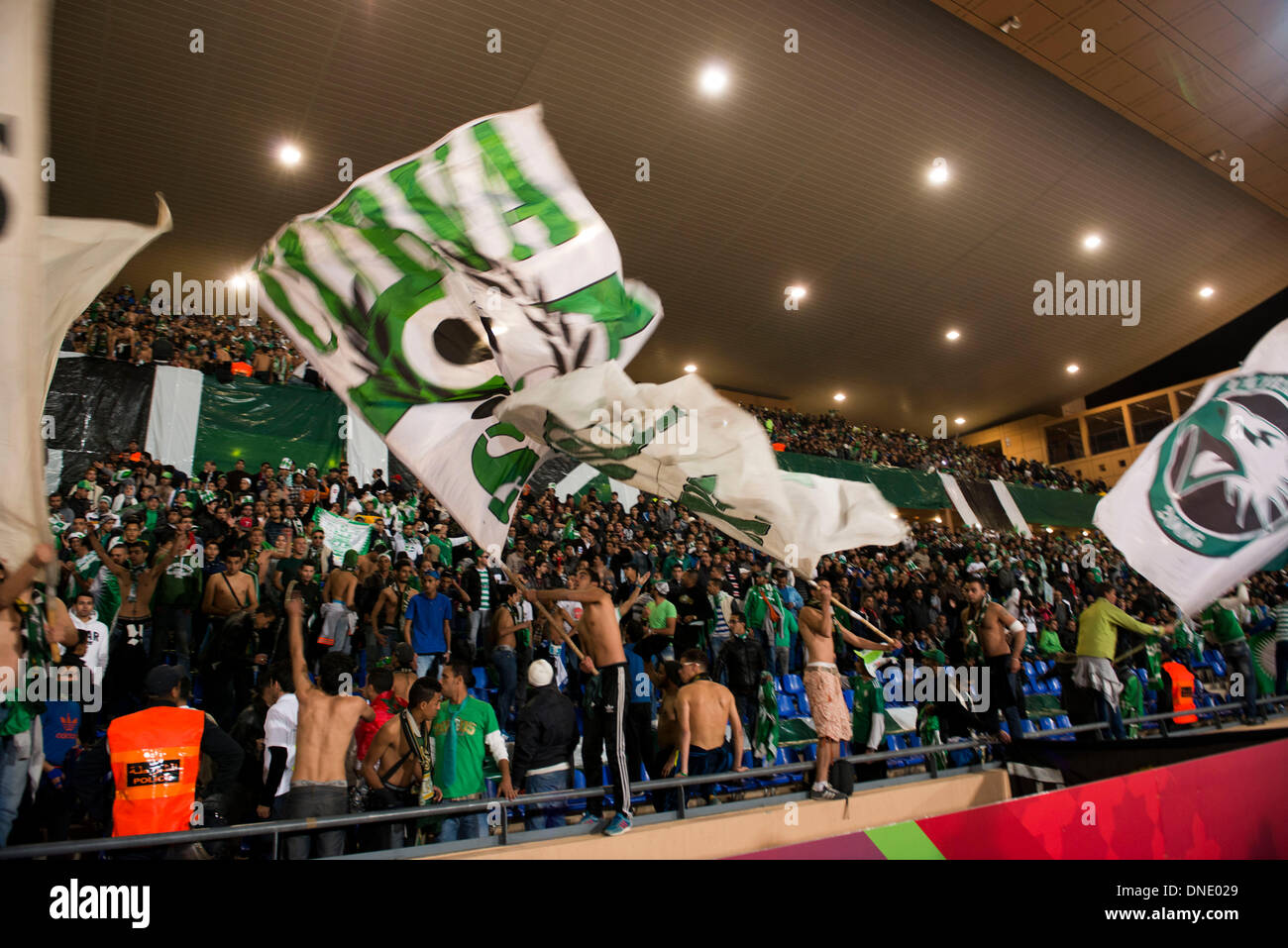 Marrakesch, Marokko. 21. Dezember 2013. Fans (Raja) Fußball / Fußball: FIFA Club World Cup Marokko 2013 Finale match zwischen FC Bayern München 2-0 Raja Casablanca im Stade de Marrakech in Marrakesch, Marokko. © Maurizio Borsari/AFLO/Alamy Live-Nachrichten Stockfoto