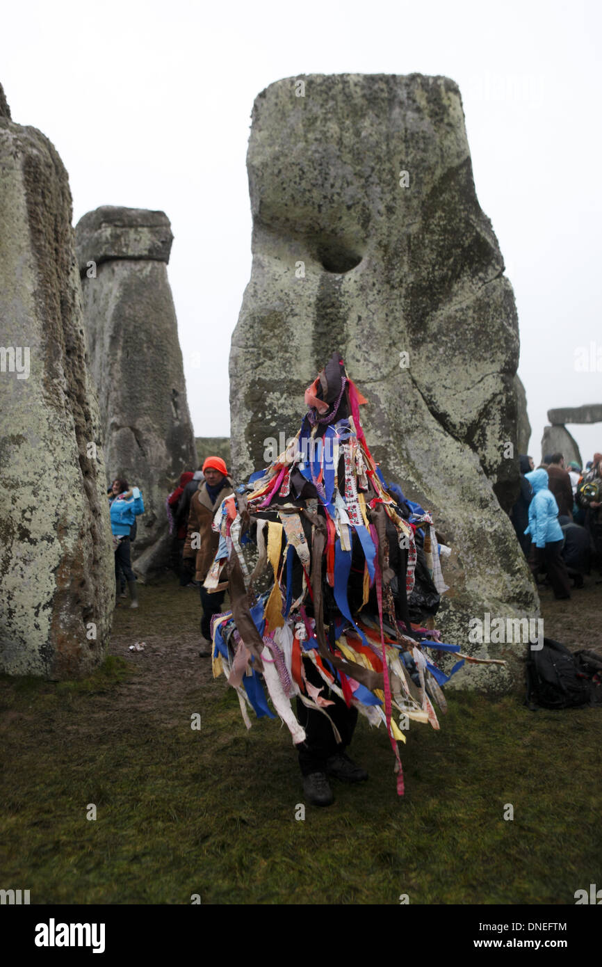 Winter-Sonnenwende feiern bei Sonnenaufgang bei Stonehenge UNESCO World Heritage Site, England, UK Stockfoto