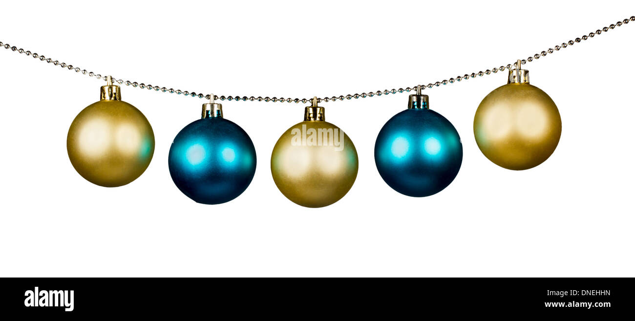 Goldenen und blauen Weihnachtskugeln isoliert auf weißem Hintergrund Stockfoto
