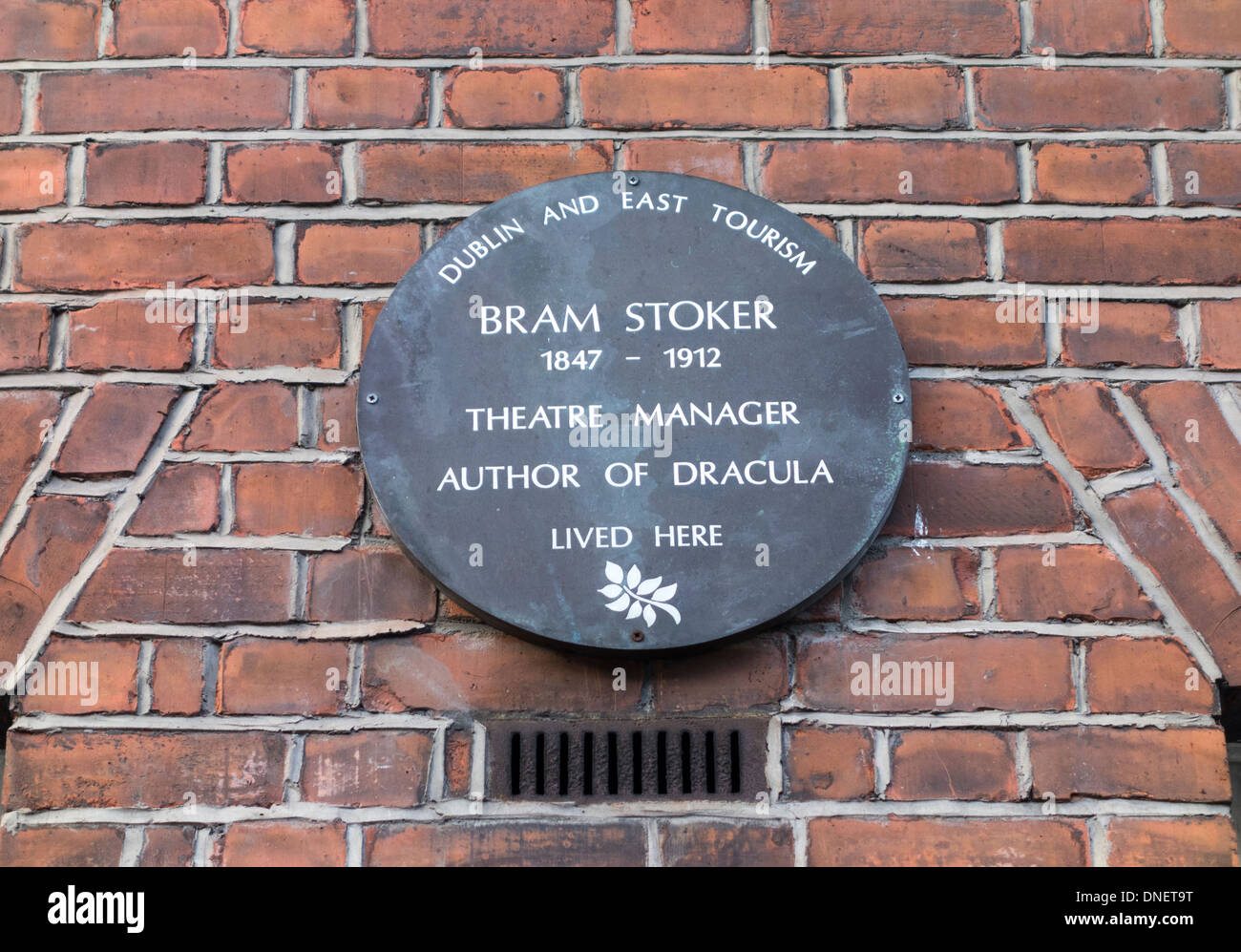 Gedenktafel für Bram Stoker an 30 Kildare Street, Dublin, Irland Stockfoto