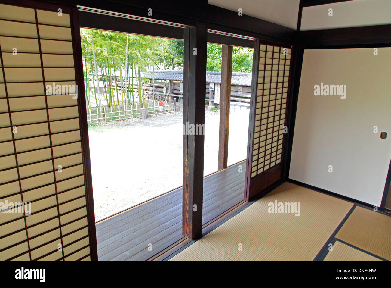 Shoji-Schiebetüren eines alten japanischen Hauses Tokio Japan Stockfoto