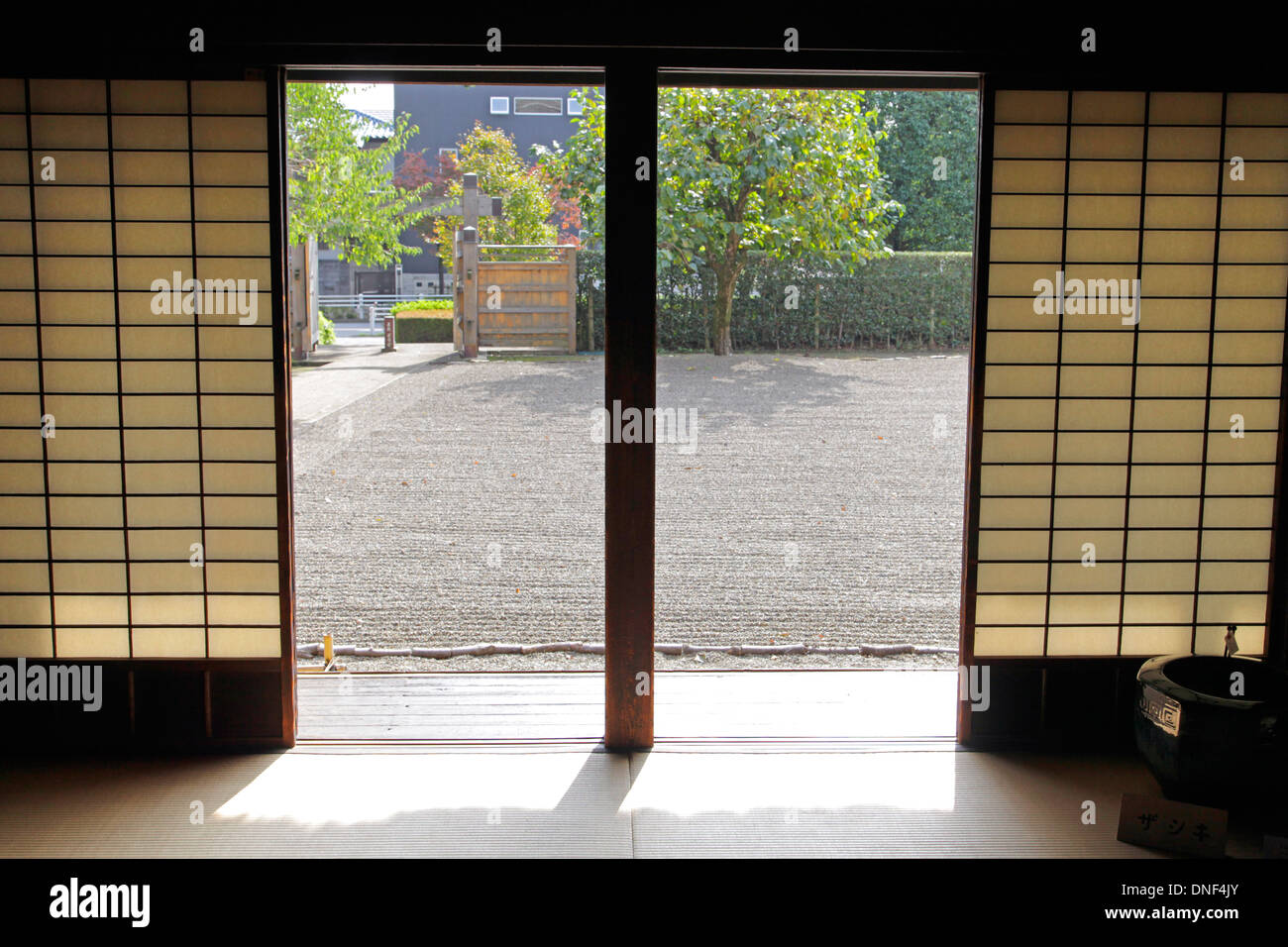 Shoji-Schiebetüren eines alten japanischen Hauses Tokio Japan Stockfoto