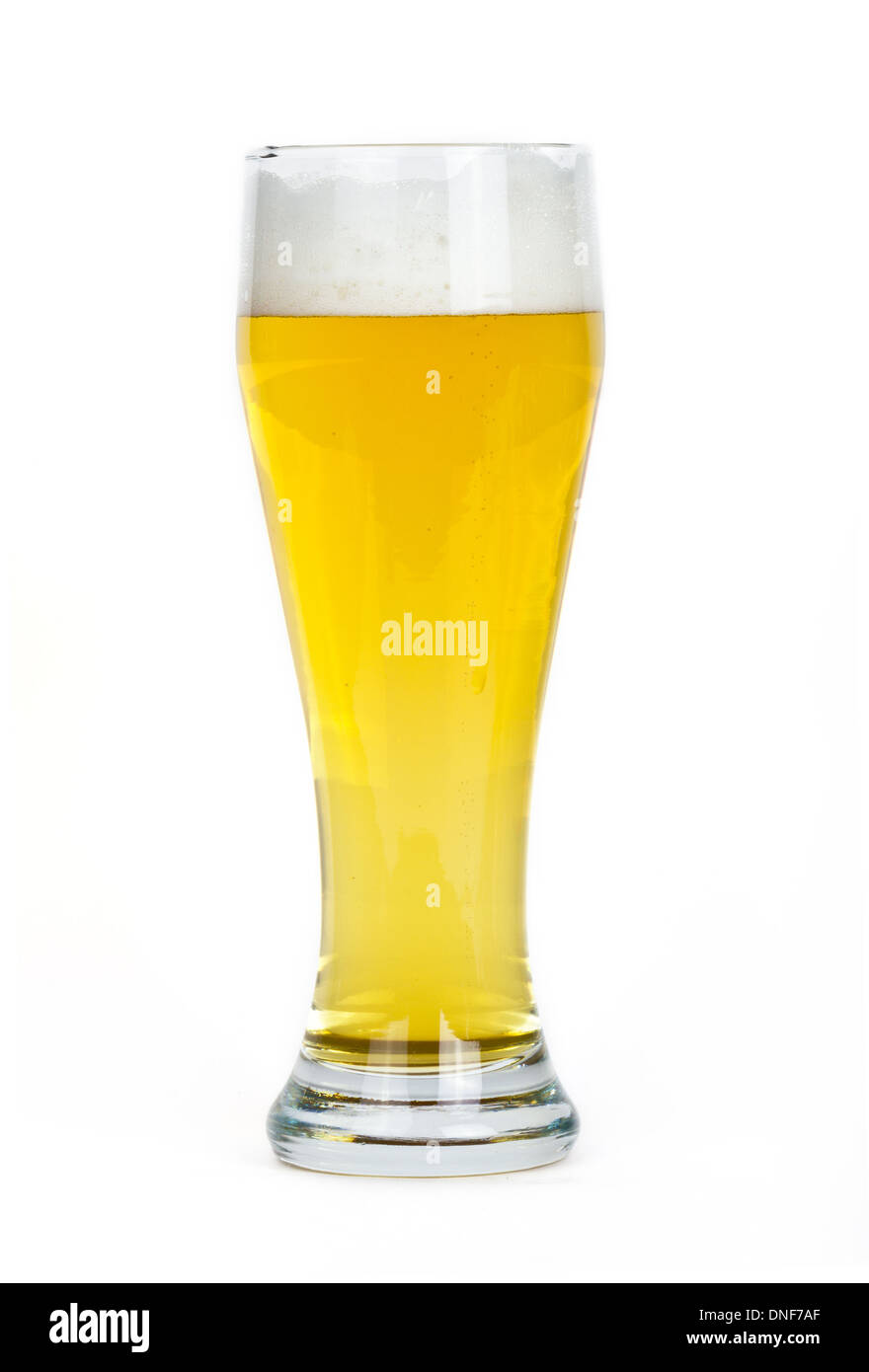 Glas Bier auf weiß Stockfoto