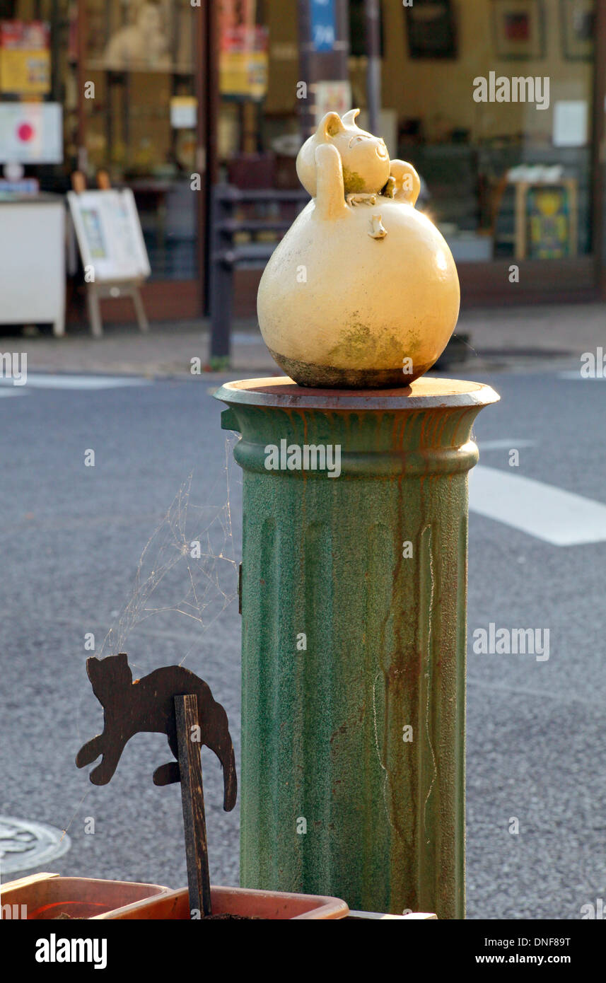 Anime Katze Figur an einer Einkaufsstraße in einer Stadt Ome Stadt Tokio Japan Stockfoto