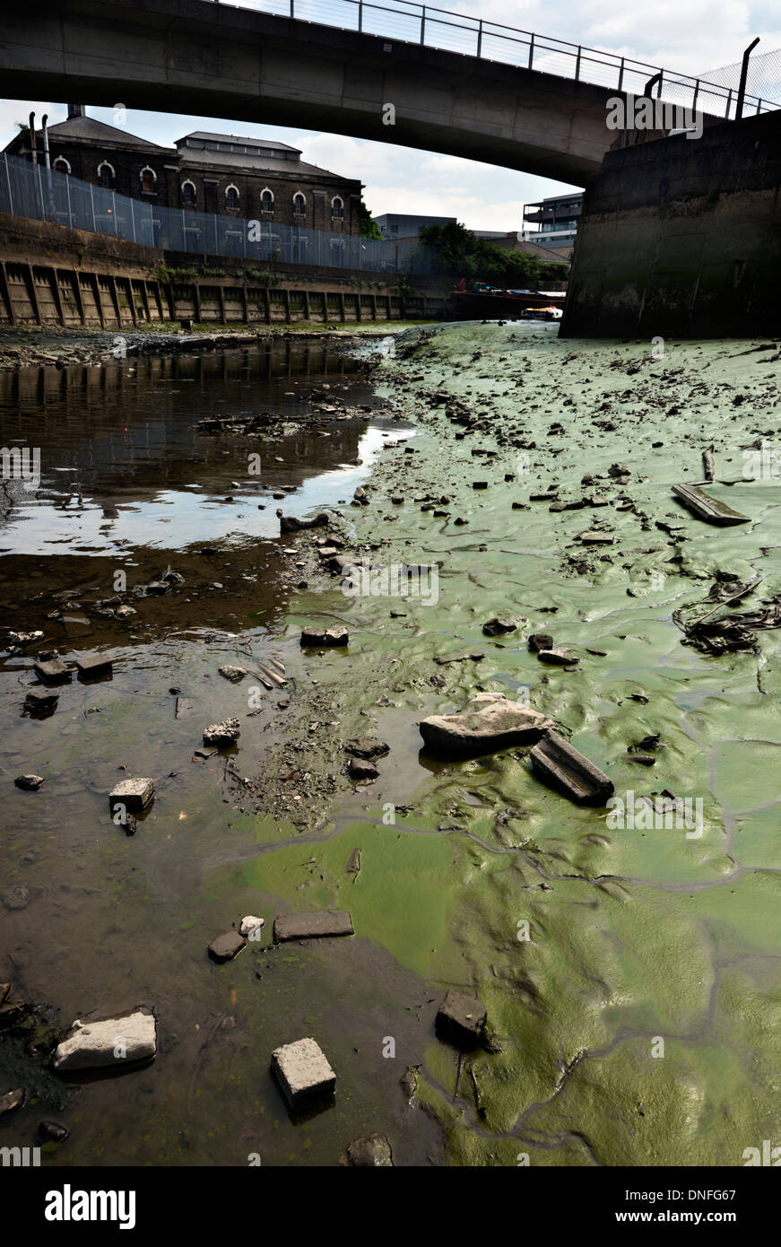 Fluß Ravensbourne ein Nebenfluss der Themse an der Creek Deptford London UK Stockfoto