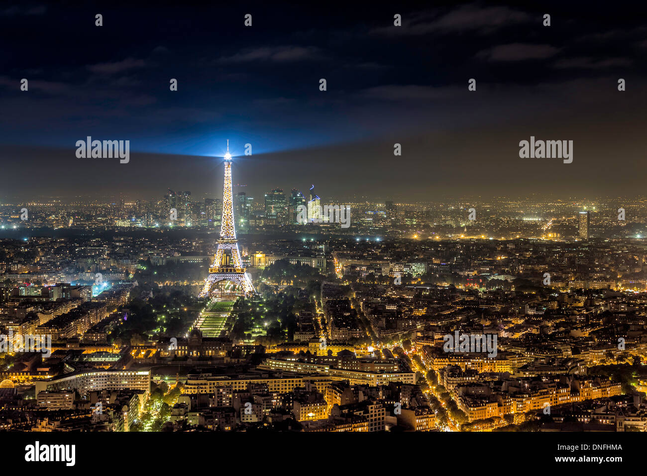 Eiffelturm-Licht-Show in der Nacht in Paris, Frankreich Stockfoto