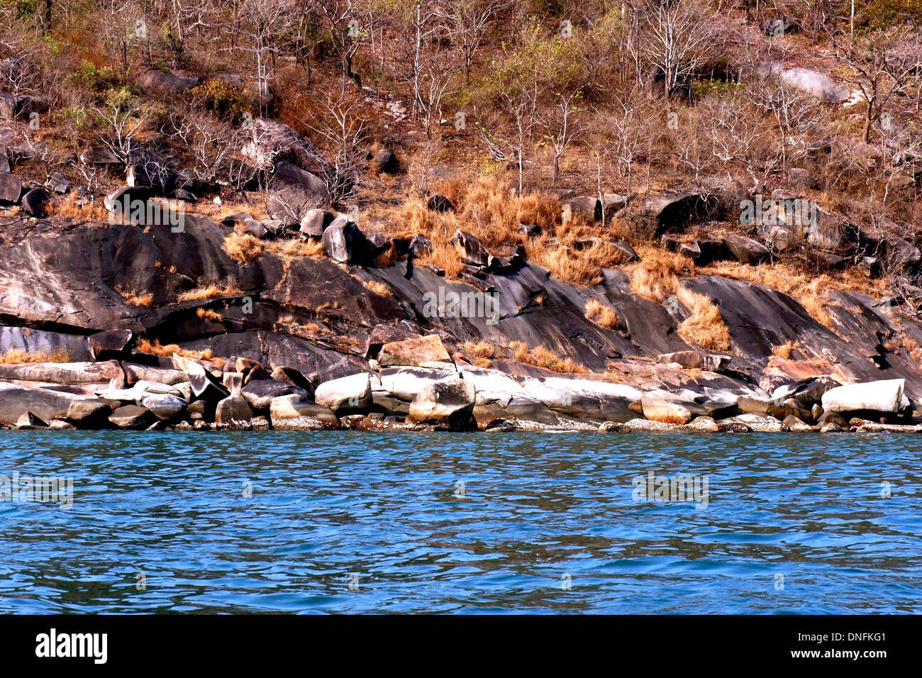 Felsformationen an der Küste Karwar, Uttara Kannada, Karnataka, Indien Stockfoto