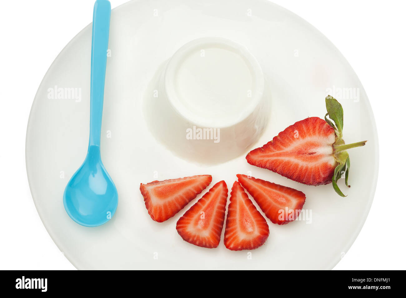 Frische Erdbeer-Joghurt isoliert auf weißem Hintergrund Stockfoto