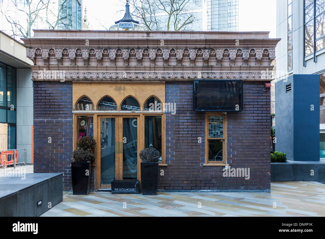 "Das Puppenhaus" Nachtclub in Bishopsgate Kirchhof - das Gebäude war früher eine viktorianische türkische Badehaus. Stockfoto