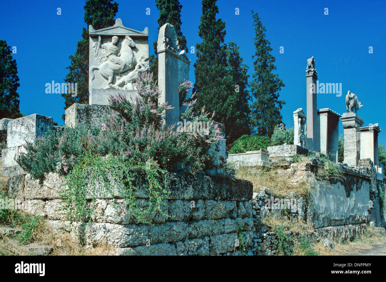 Kerameikos-Friedhof mit Grab des athenischen Soldaten oder Krieger, Dexileos, getötet im korinthischen Krieg (c393BC), Athen Griechenland Stockfoto