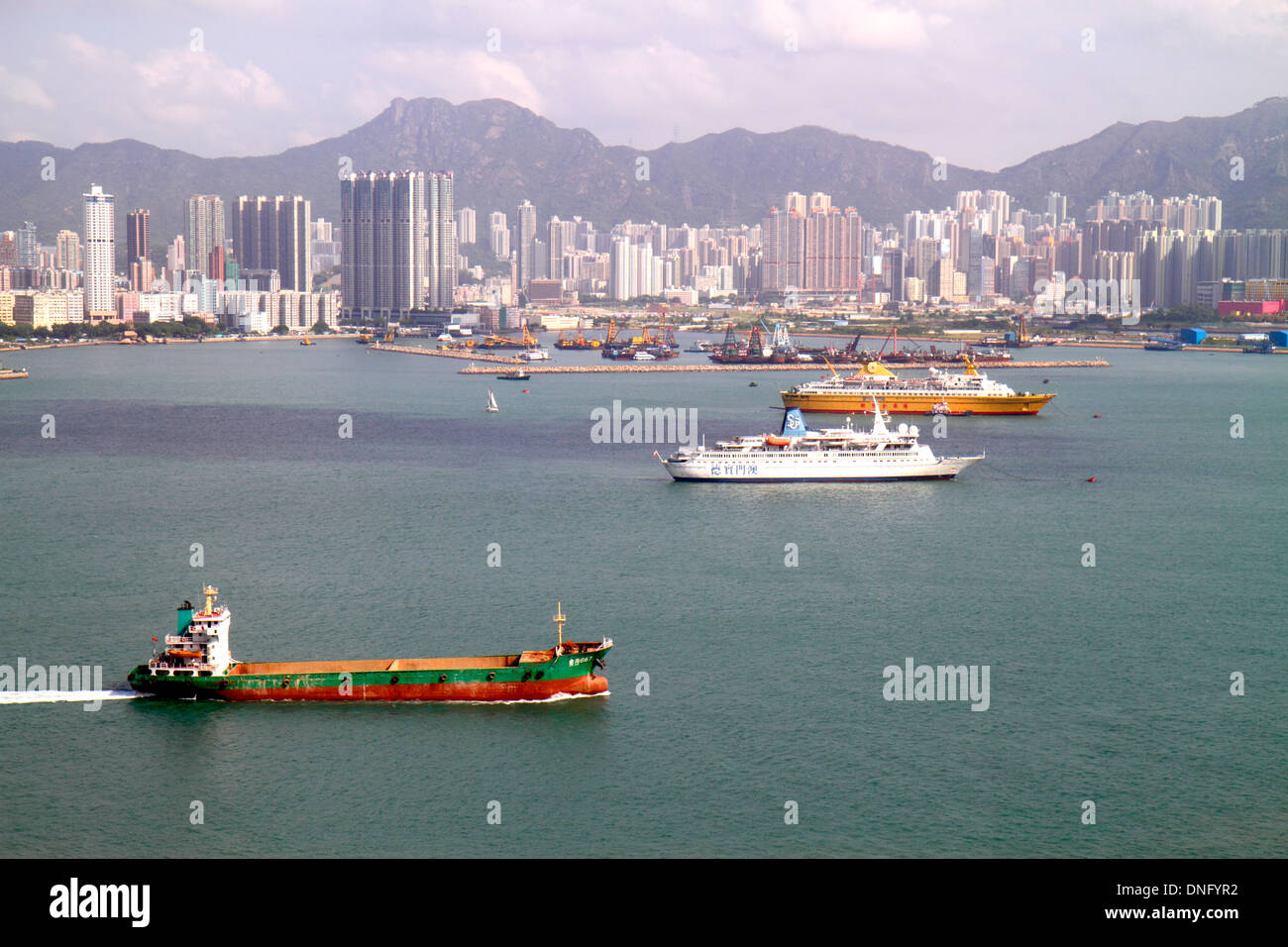 Hong Kong China, HK, Asien, Chinesisch, Orientalisch, Insel, Victoria Hafen, Kowloon Bucht, Kowloon, Skyline der Stadt, Hochhaus, Wohnapartments mit Eigentumswohnungen Stockfoto
