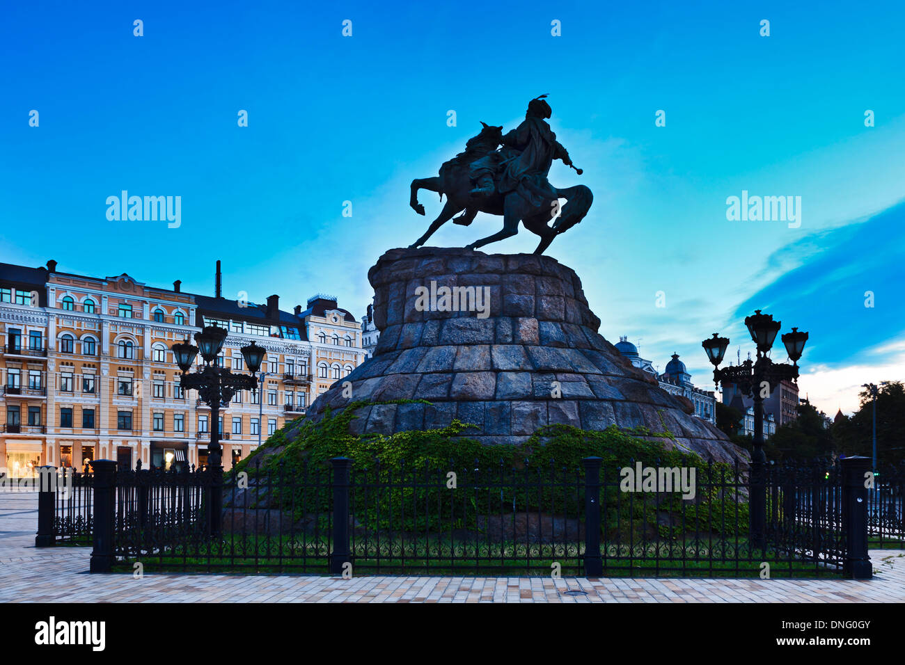 Ukraine-Kiew-Denkmal Hetman Bogdan Khmelnitsky der alten Rus-Führer der Union mit Russland Sonnenaufgang Wahrzeichen Quadrat Stockfoto