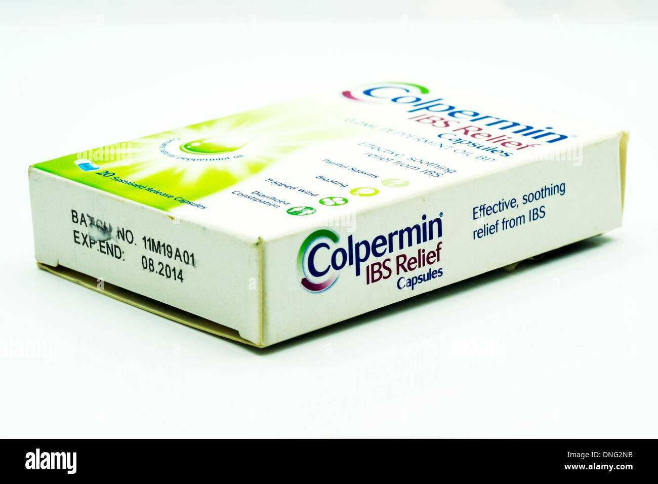 Colpermin Tabletten Ibs Relief Box reizbar Schüssel Symptome weißen Hintergrund textfreiraum Ausschneiden Stockfoto