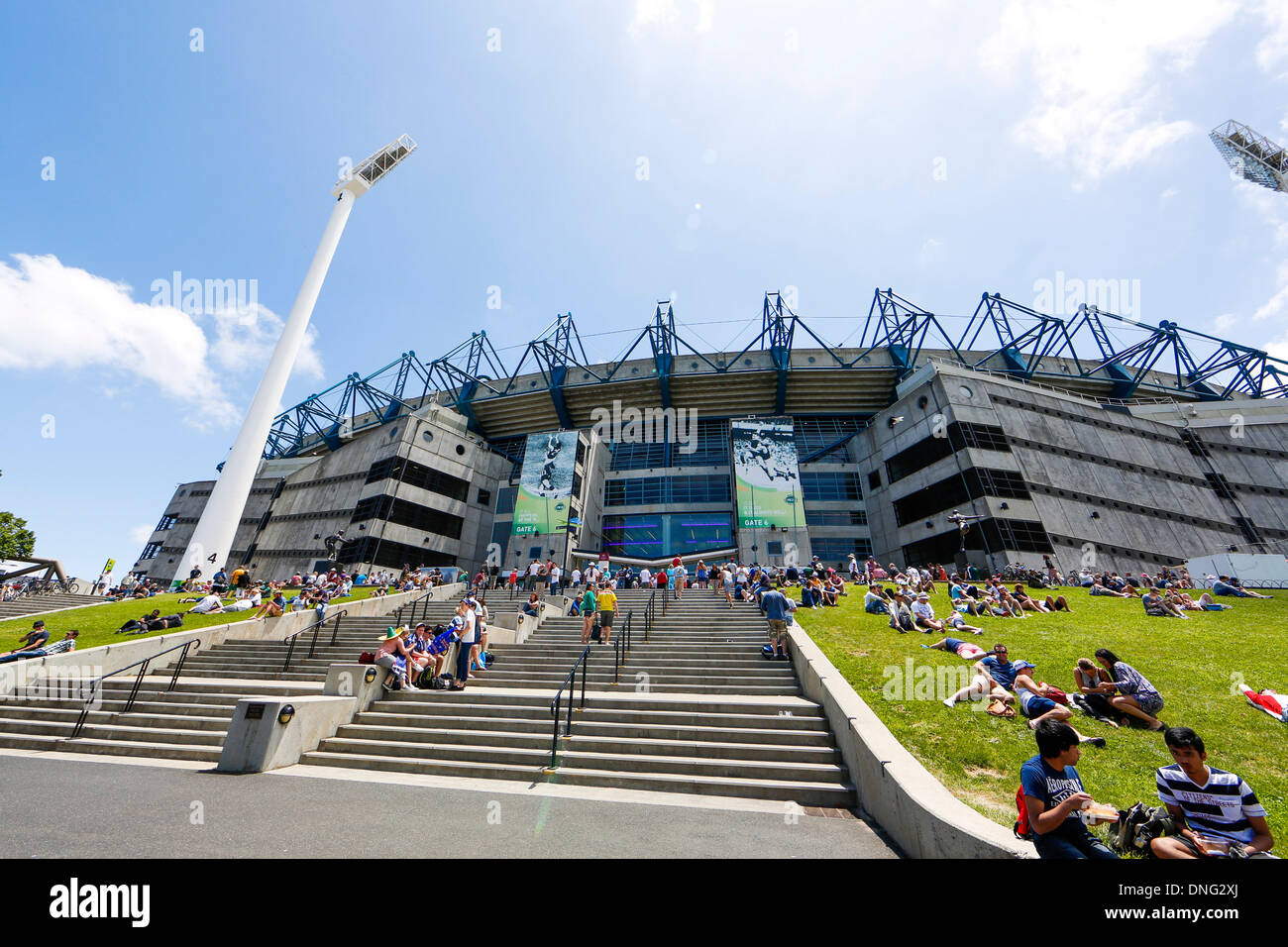 Melbourne, Australien. 27. Dezember 2013. Außerhalb der MCG während dem Tag zwei der vierten Asche Test Match zwischen Australien und England bei der MCG - Boxing Day Test Deutschland Vs England, MCG, Melbourne, Australien. Bildnachweis: Aktion Plus Sport/Alamy Live-Nachrichten Stockfoto