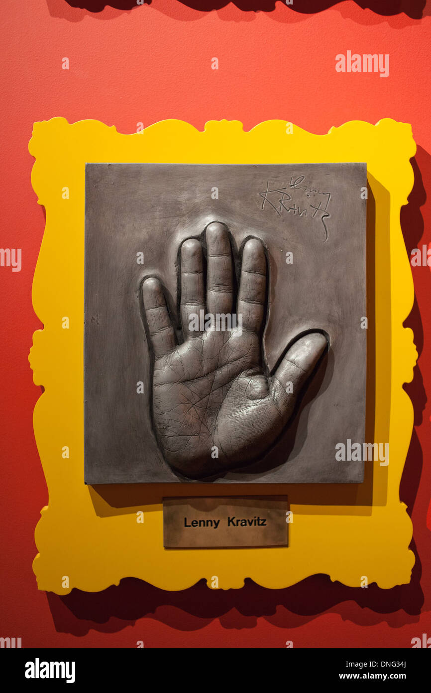 Hand-Besetzung von Lenny Kravitz in Madame Tussauds Amsterdam, Holland, Niederlande. Stockfoto