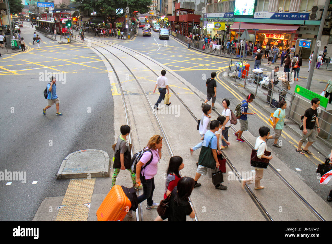 Hongkong China, Hongkong, Asien, Chinesisch, Orientalisch, Insel, Wan Chai, Hennessy Road, Kreuzung Straße, Schienen, HK130924343 Stockfoto