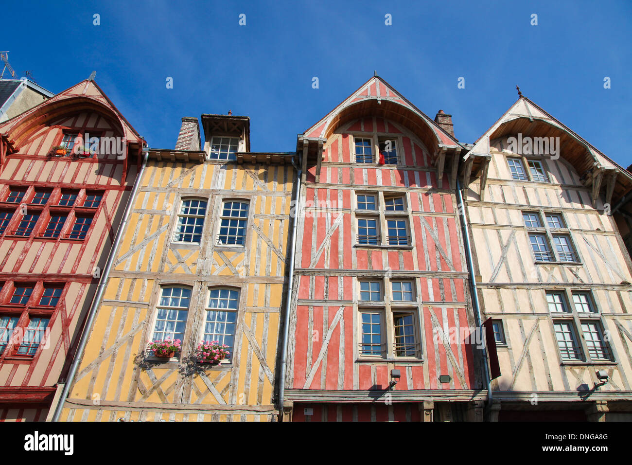 Berühmte historische Fachwerkhäuser im Zentrum von Troyes, Hauptstadt des Département Aube in der Champagne in Frankreich. Stockfoto