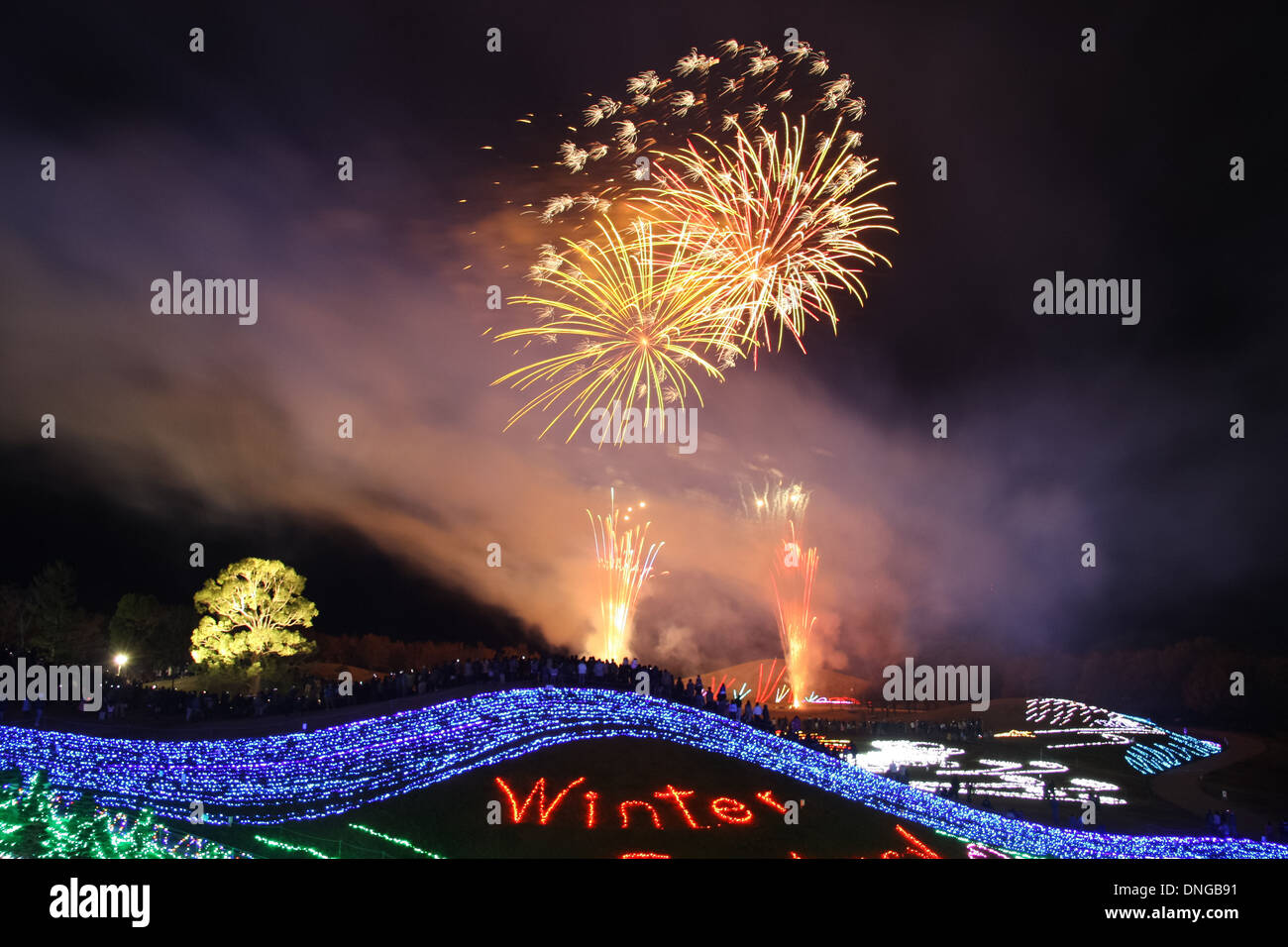 buntes Feuerwerk und Beleuchtung Weihnachtslicht Stockfoto